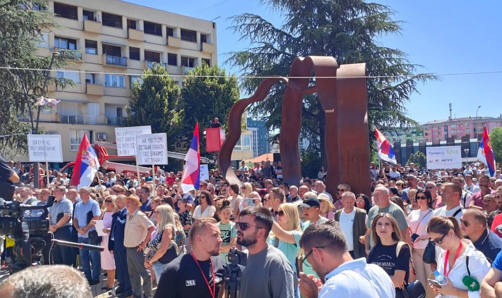 Kunder hapjes se ures se Ibrit, serbet dalin ne proteste ne veri te Kosoves